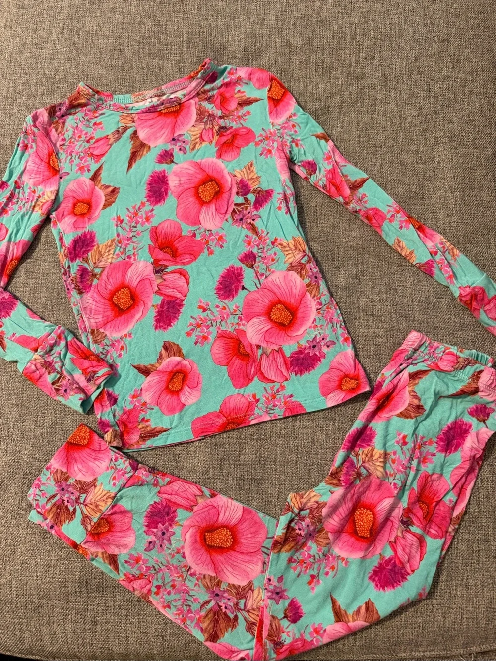 Posh Peanut Kienna Floral Two-Piece Viscose Bamboo 5/6 Pajama Set - Pink on Aqua